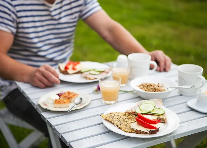 Amalia לינה וארוחת בוקר Lemland